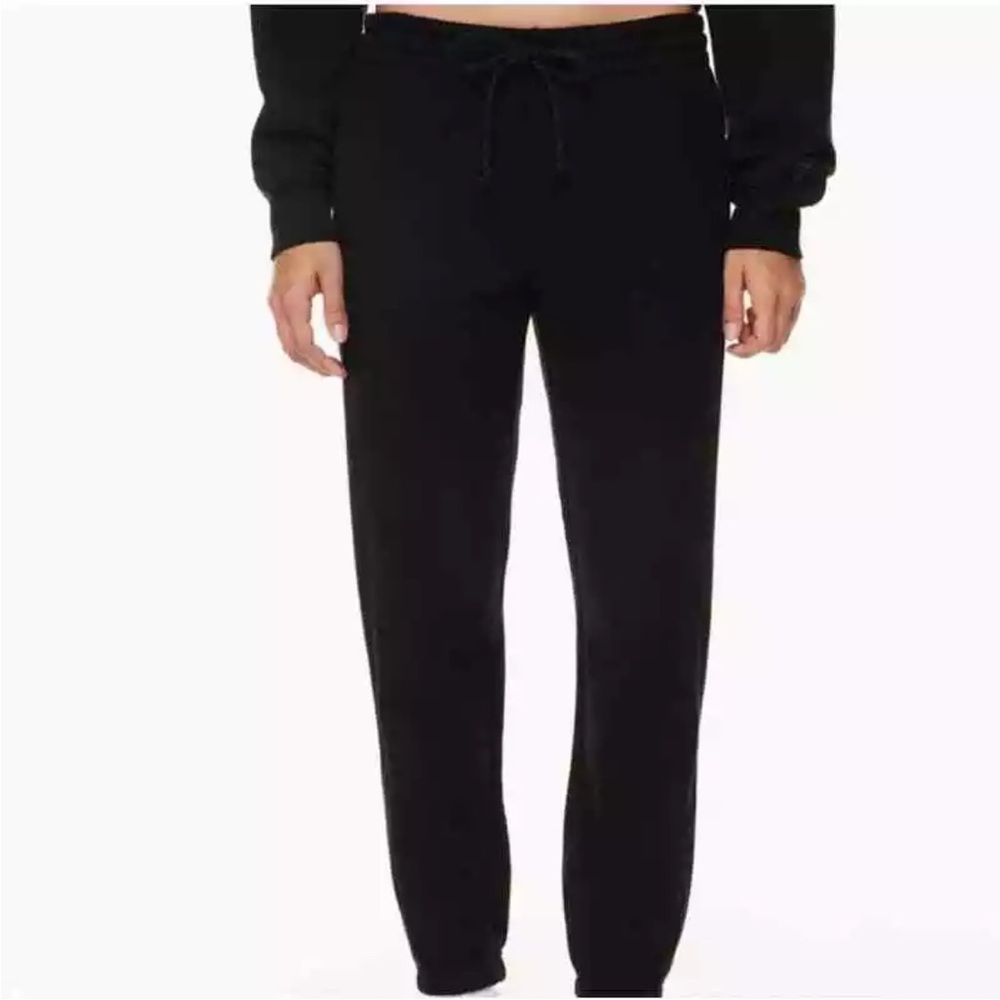Aritzia TNA cozy fleece boyfriend Sweatpant in black